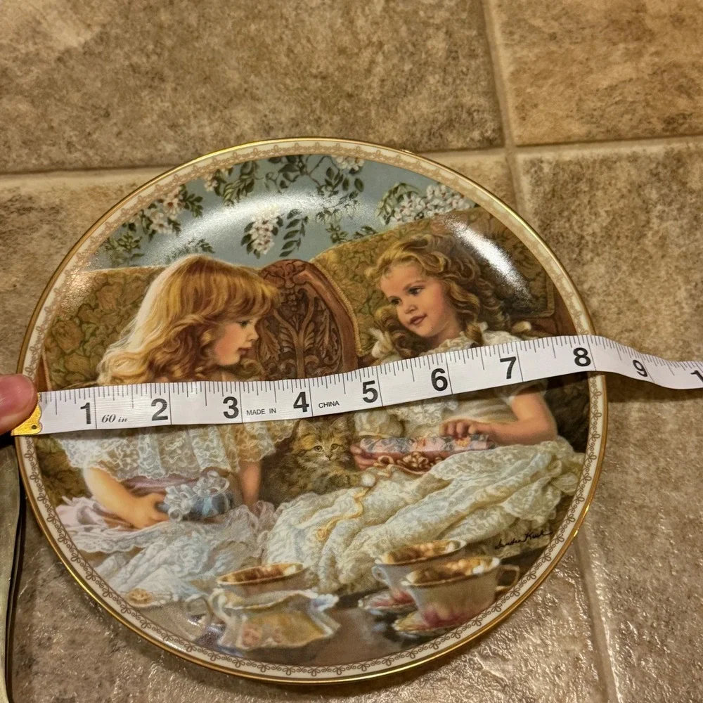 Reco Sandra Kuck Best Friends Plate Sugar and Spice 1993 Limited Edition w Stand